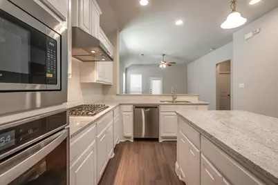 101 Knight Of Realm Boulevard, Lewisville, TX 75056 - Photo 4