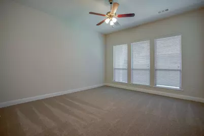 116 Knight Of Realm Boulevard, Lewisville, TX 75056 - Photo 8