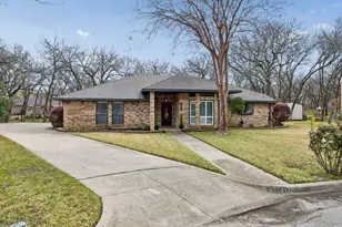5209 Commander Ct, Arlington, TX 76017 - Photo 2