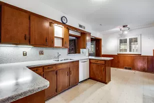 10417 Hedgeway Dr, Dallas, TX 75229 - Photo 12