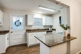 7935 Royal Ln, Dallas, TX 75230 - Photo 8