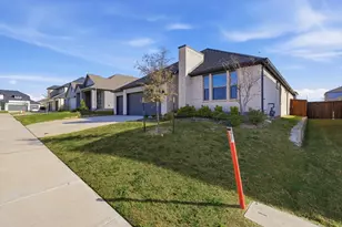 1212 Nuevo Rancho Ln, Fort Worth, TX 76052 - Photo 4