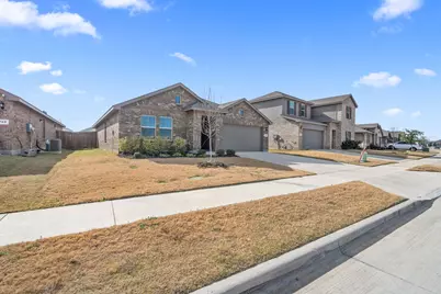 709 Mount Vista Lane, Fort Worth, TX 76131 - Photo 2