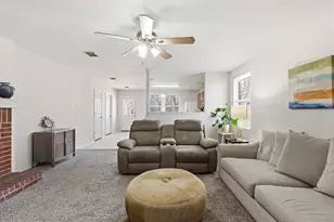 2405 Spruce Ct, Little Elm, TX 75068 - Photo 8