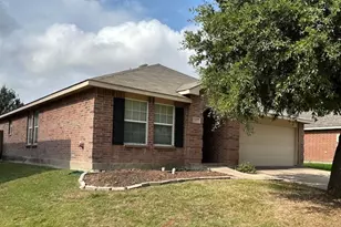 433 Emerald Creek Dr, Fort Worth, TX 76131 - Photo 1