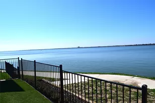 804 War Admiral Dr, Rowlett, TX 75088 - Photo 2