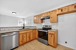 409 W Burton St, Sherman, TX 75092 - Photo 4