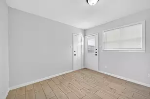 409 W Burton St, Sherman, TX 75092 - Photo 6