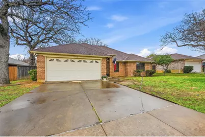 1916 Canterbury Circle, Fort Worth, TX 76112 - Photo 4