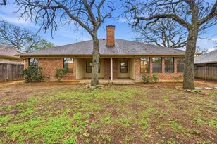 1916 Canterbury Cir, Fort Worth, TX 76112 - Photo 26