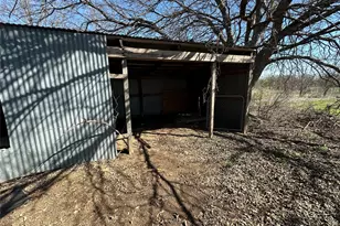 831 Holiday Dr, Ponder, TX 76259 - Photo 10