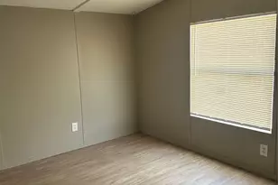 1109 Market St, Tye, TX 79563 - Photo 8