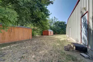 205 N Davis St, Chico, TX 76431 - Photo 36