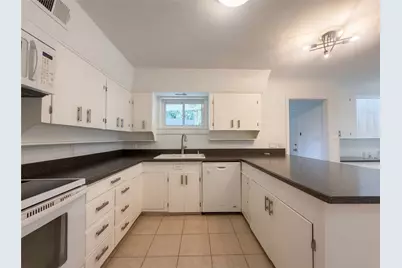 509 Robinhood Drive, Irving, TX 75061 - Photo 2