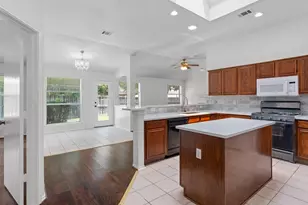 2078 Amherst Dr, Lewisville, TX 75067 - Photo 4