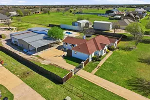 113 Mulkey Rd, Waxahachie, TX 75167 - Photo 2