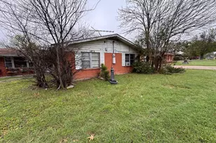 129 Palm Dr, Marlin, TX 76661 - Photo 2