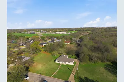 525 Lake Park Avenue, Waxahachie, TX 75165 - Photo 1