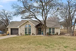 445 Crescent Dr, Pottsboro, TX 75076 - Photo 2
