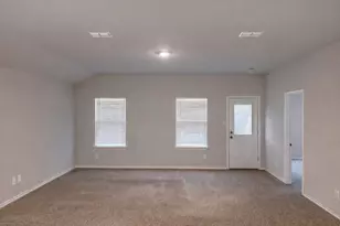 404 Beekeeper Dr, Fort Worth, TX 76131 - Photo 4