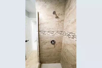 722 E Strong Parkway, Grand Prairie, TX 75050 - Photo 12