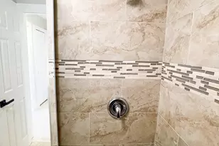 722 E Strong Pkwy, Grand Prairie, TX 75050 - Photo 12