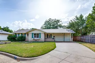329 N Brighton Ave, Dallas, TX 75208 - Photo 2