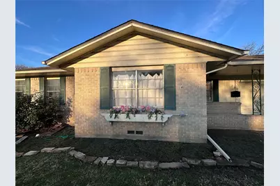 329 N Brighton Avenue, Dallas, TX 75208 - Photo 2