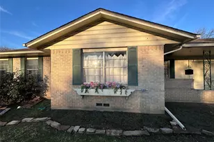 329 N Brighton Ave, Dallas, TX 75208 - Photo 2