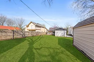 827 Westmount Ave, Dallas, TX 75211 - Photo 22