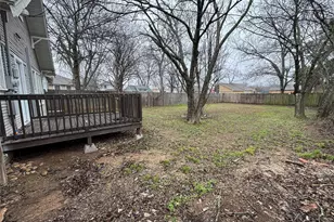 909 W Wardville St, Cleburne, TX 76033 - Photo 14