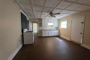 1203 N Anglin St, Cleburne, TX 76031 - Photo 6