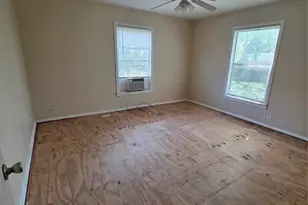 1203 N Anglin St, Cleburne, TX 76031 - Photo 10