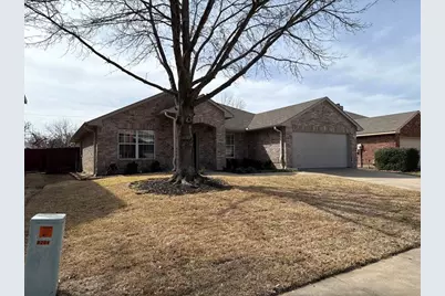 8204 Montecito Drive, Denton, TX 76210 - Photo 2