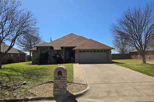 1115 Winona St, Weatherford, TX 76086 - Photo 1