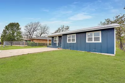 308 Avenue E, Ennis, TX 75119 - Photo 2