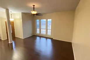 550 Monarch Dr, Lancaster, TX 75146 - Photo 2