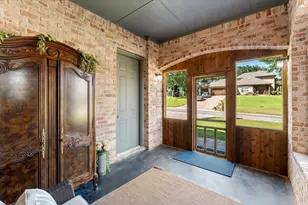 208 Cape Shore Dr, Mabank, TX 75143 - Photo 4