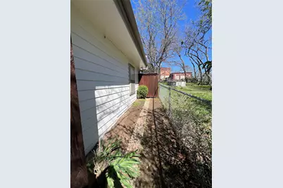 533 E Sears Street, Denison, TX 75021 - Photo 22