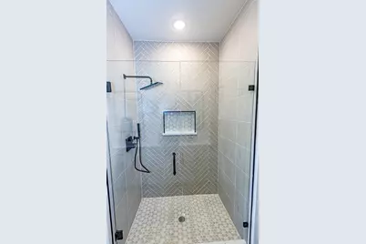 201 Grandview Street, Cleburne, TX 76031 - Photo 12