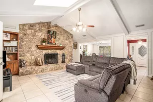 2715 Lincoln Dr, Arlington, TX 76006 - Photo 4