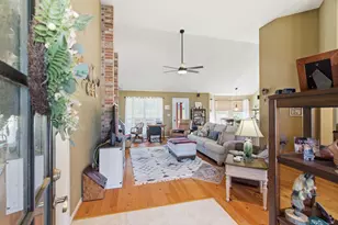 6511 Westover Dr, Granbury, TX 76049 - Photo 4