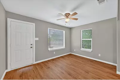 1119 E Cantey Street, Fort Worth, TX 76104 - Photo 6