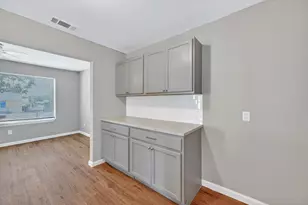 1119 E Cantey St, Fort Worth, TX 76104 - Photo 10