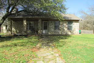 306 N Agnew St, Boyd, TX 76023 - Photo 2