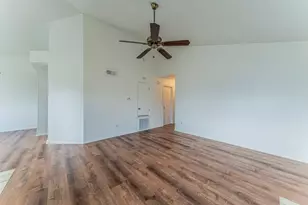 502 Prairie Dell St, Lewisville, TX 75067 - Photo 4