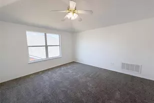 501 W Clover Park Dr, Fort Worth, TX 76140 - Photo 12