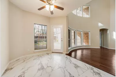 647 Royalwood Court, Grand Prairie, TX 75052 - Photo 12