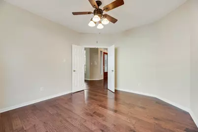 647 Royalwood Court, Grand Prairie, TX 75052 - Photo 18