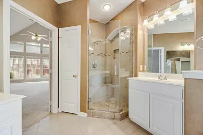 647 Royalwood Court, Grand Prairie, TX 75052 - Photo 30